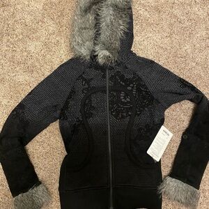 Lululemon scuba hoodie LE sz 8
